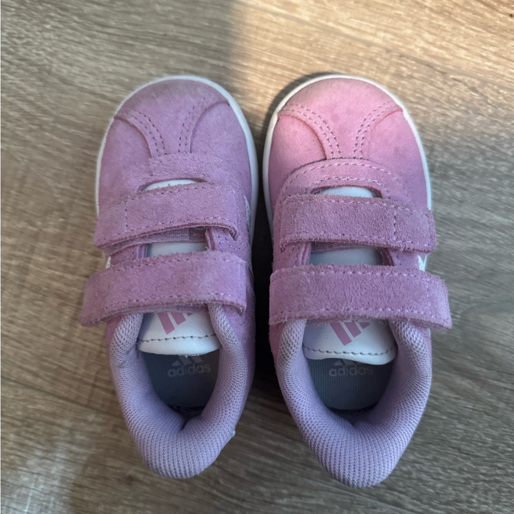 Adidas Kids Sneakers in Soft Purple with Velcro